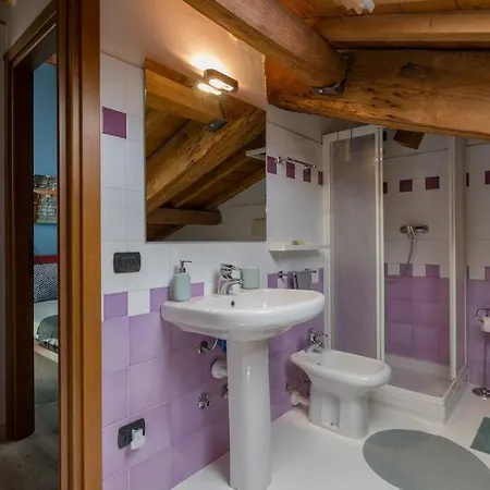 ***penthouse 4 Min To Arena Inside Fortress ! * Verona